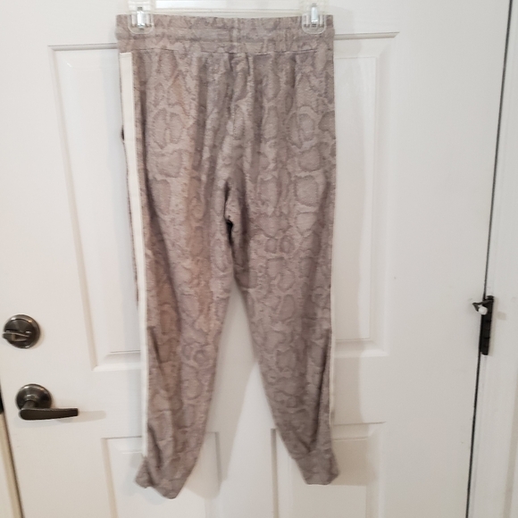 SUNDRY SNAKE PRINT JOGGERS POCKETS SOFT NWT S(1) - Picture 5 of 10